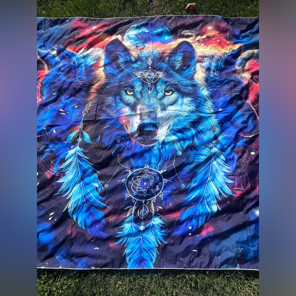 Blue Wolf Dreamcatcher Wall Tapestry - Vibrant Blue Home Wall Decor Xl